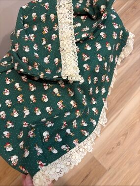 Snowman holiday tablecloth